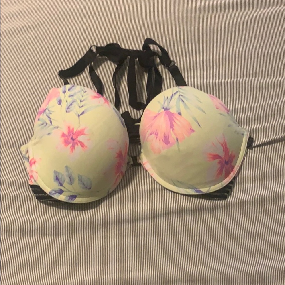 Pink bra hardly worn
